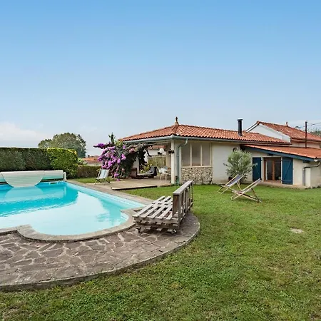 Les Lys - Avec Piscine Et Grand Jardin Sames