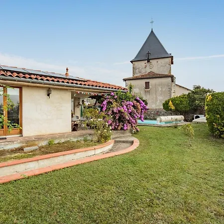 Holiday home Les Lys - Avec Piscine Et Grand Jardin *