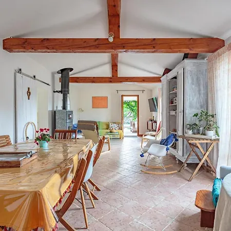 Les Lys - Avec Piscine Et Grand Jardin Holiday home